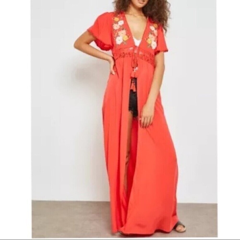 FOREVER 21 Tie Detail Embroidered Kimono Red Size S